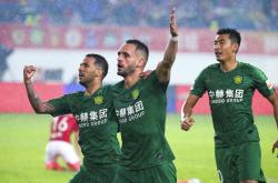 关于广州恒大客场大胜对手，领跑积分榜的信息